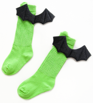 Βρεφικές παιδικές κάλτσες πράσινες βαμβακερές με μαύρα διαβολικά φτερά νυχτερίδας